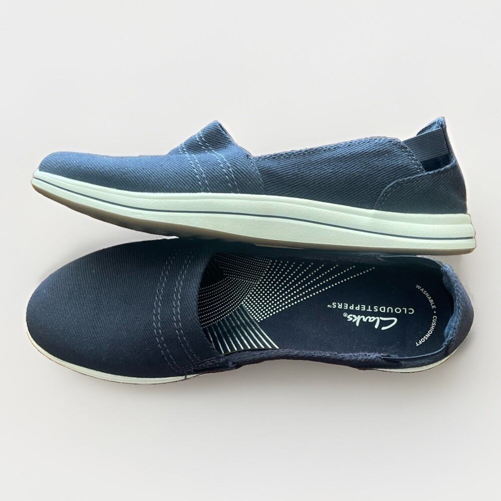 Womens Clarks Navy Blue Breeze Cloud Steppers Slip on Flats Sneakers US 9.5M